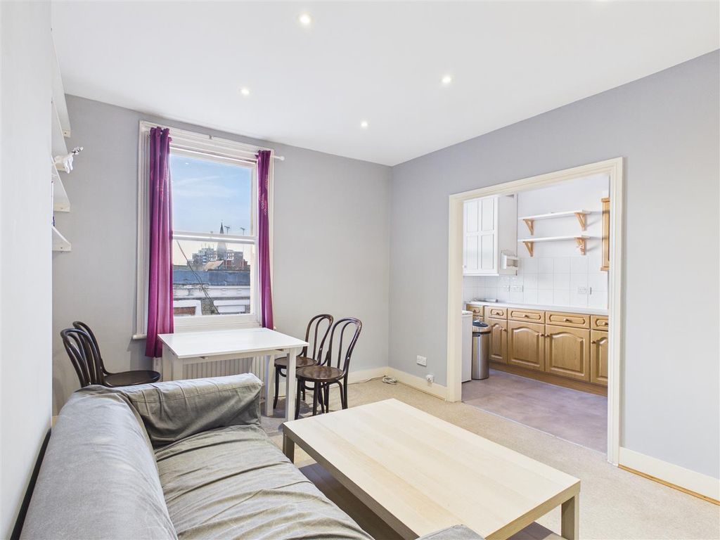 Property photo 3 of 10 Cam04419G0-Pr0062-Still003.Jpg