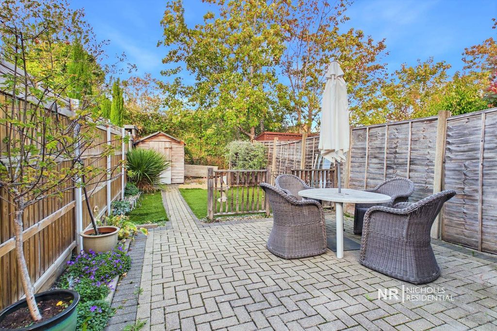 Property photo 2 of 16 Garden
