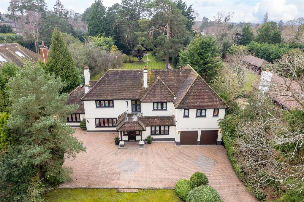 Property photo 1 of 32