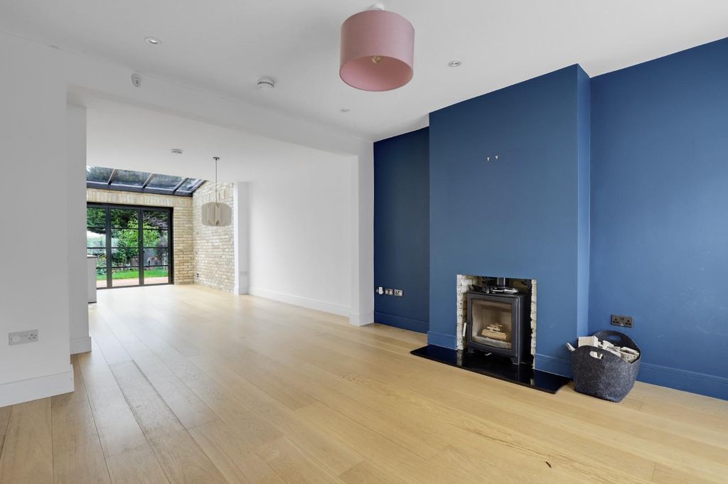 Property photo 3 of 14 08-c33Ejhpropwpen - 3 Warwick Road - 10.Jpg