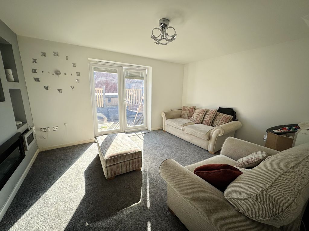 Property photo 3 of 17 Img_3989
