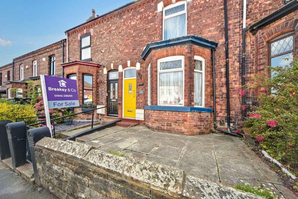 Property photo 1 of 18