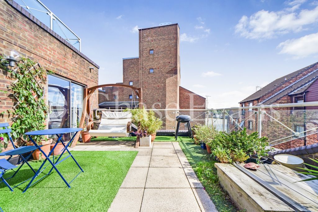 Property photo 3 of 16 Cumberland Mills