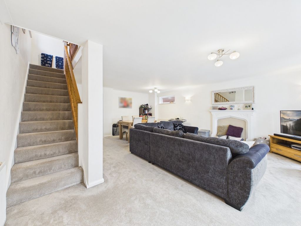 Property photo 3 of 27 4919223