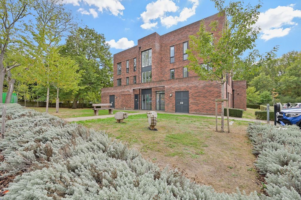 Property photo 2 of 18
