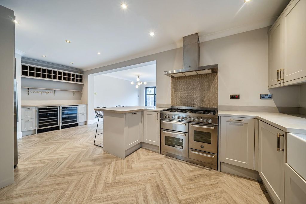 Property photo 3 of 18 1417124-19-6994A01cc59B1.Jpg