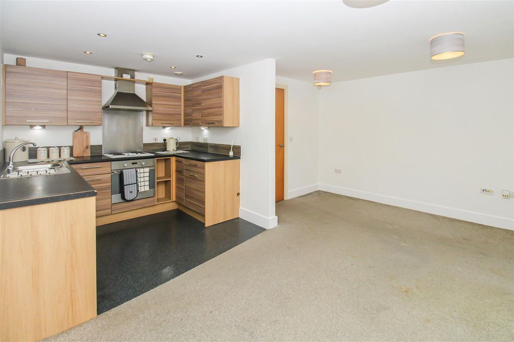 Property photo 3 of 8