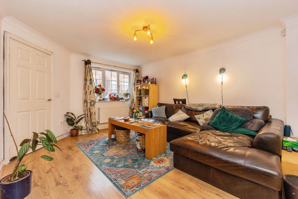 Property photo 2 of 18 Pbox-Img.Jpg