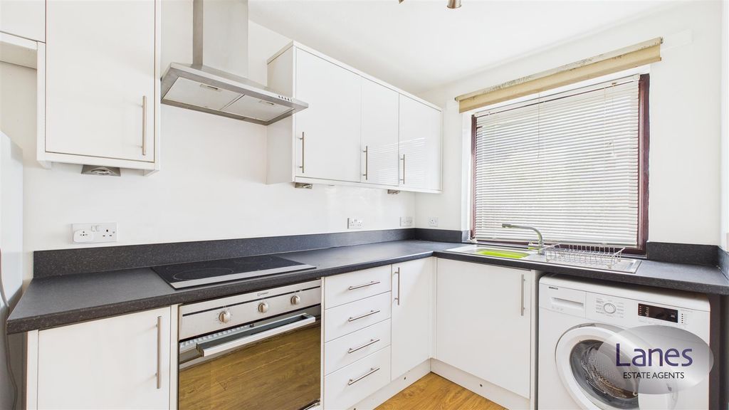Property photo 3 of 9 Cam05136G0-Pr0135-Still006.Jpg