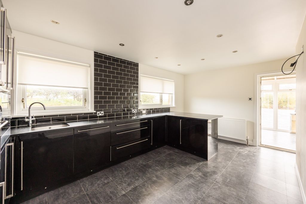 Property photo 3 of 21 Property Image 3