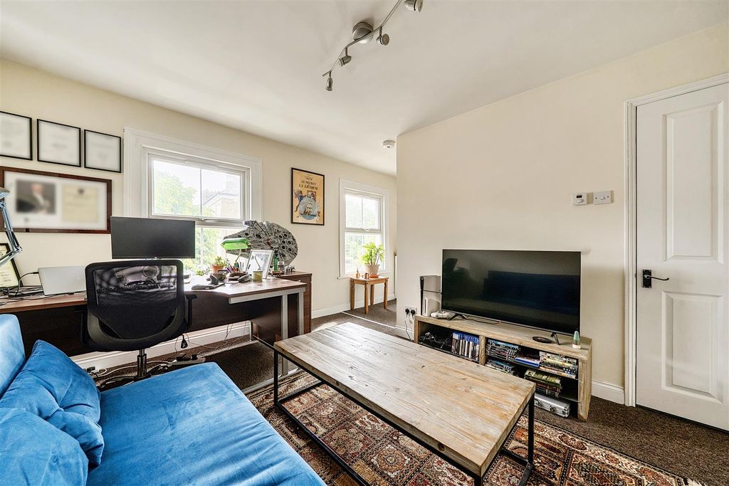 Property photo 2 of 11 1-6A04De340A234-1457760 (13)-1.Jpg