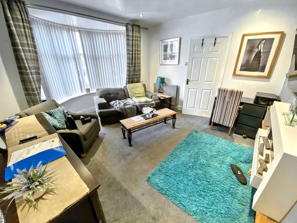 Property photo 3 of 12
