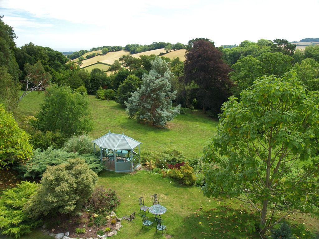 Property photo 2 of 20 Grounds