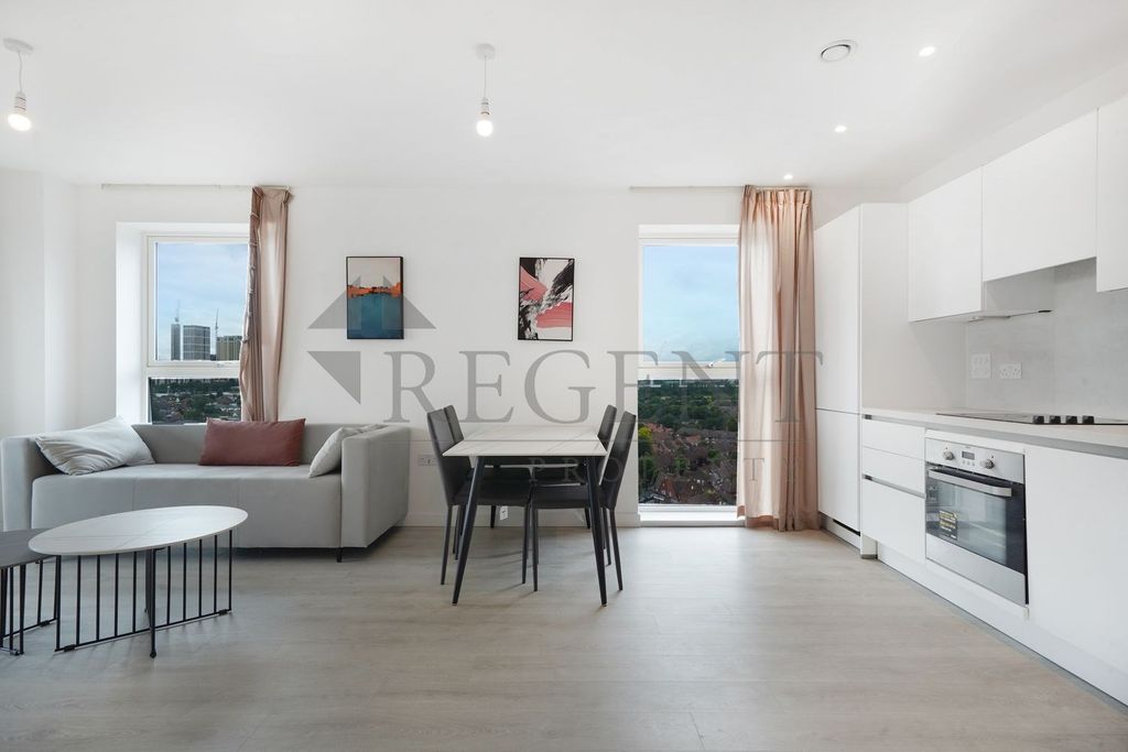 Property photo 3 of 18 Open Plan