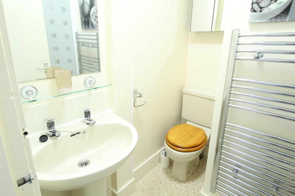 Property photo 3 of 5 Bathroom Bright