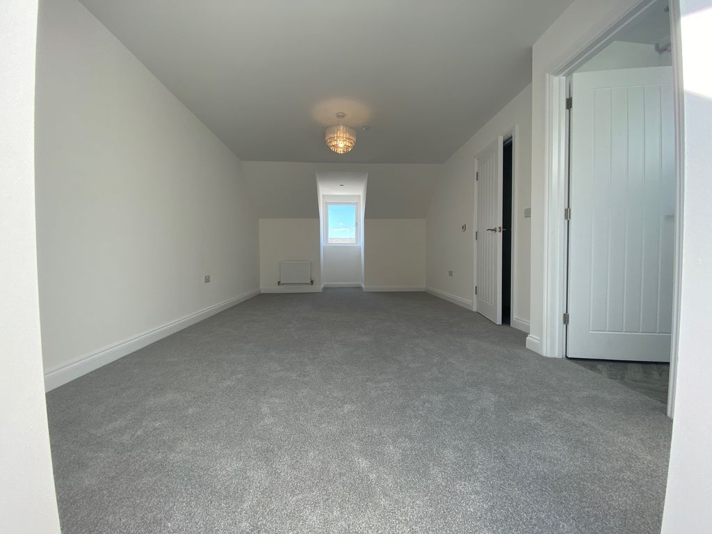 Property photo 3 of 13 Master Bedroom