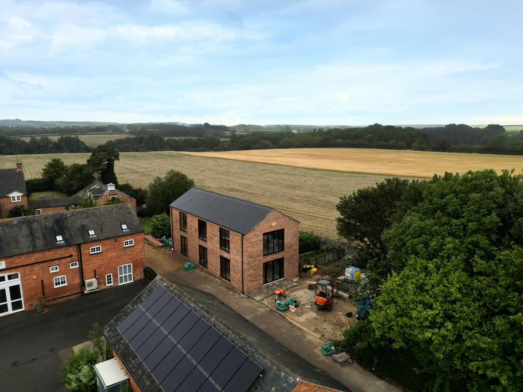 Property photo 1 of 9 594140Ecf6484910A29c8715Fa368880.Jpg