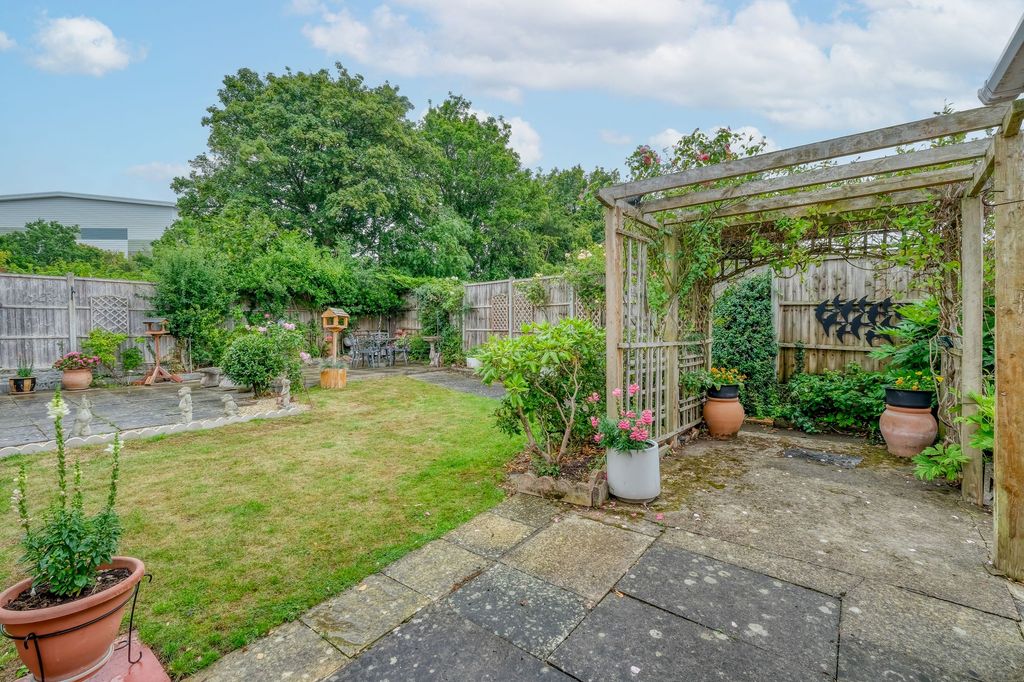 Property photo 2 of 18