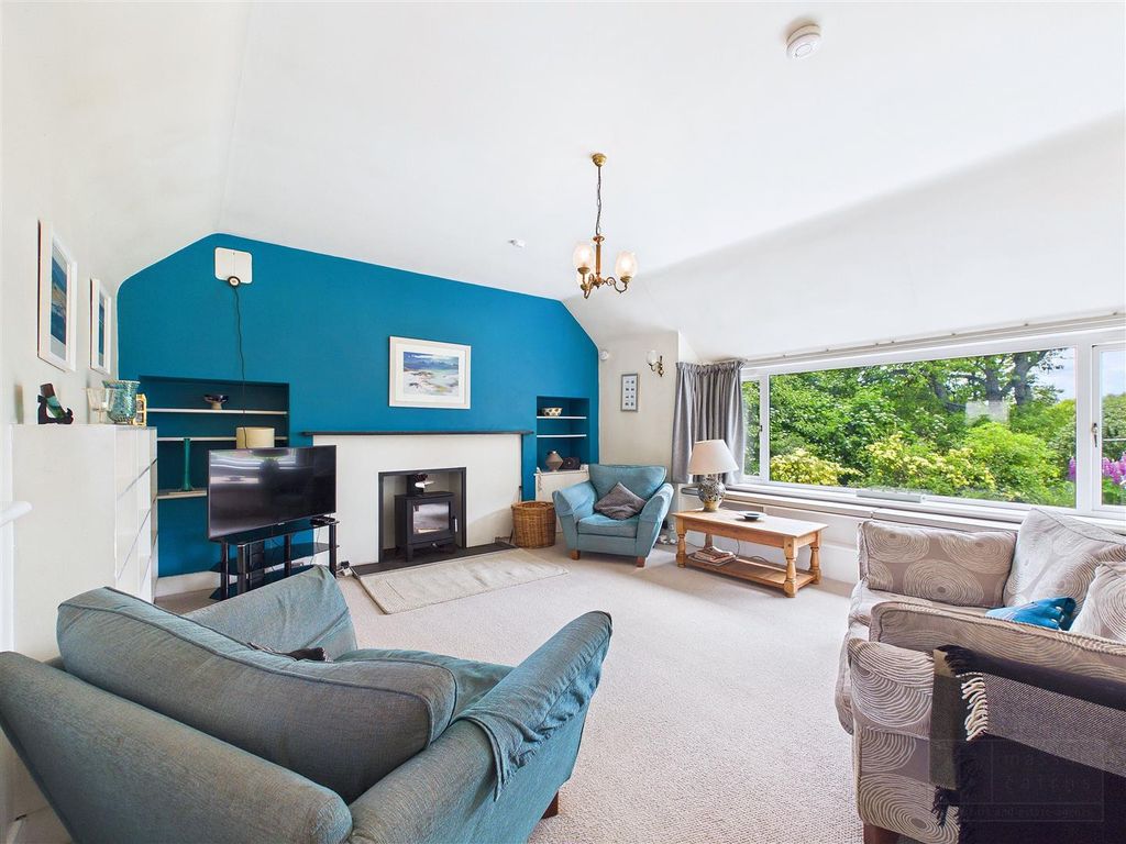 Property photo 2 of 47 Sitting Room