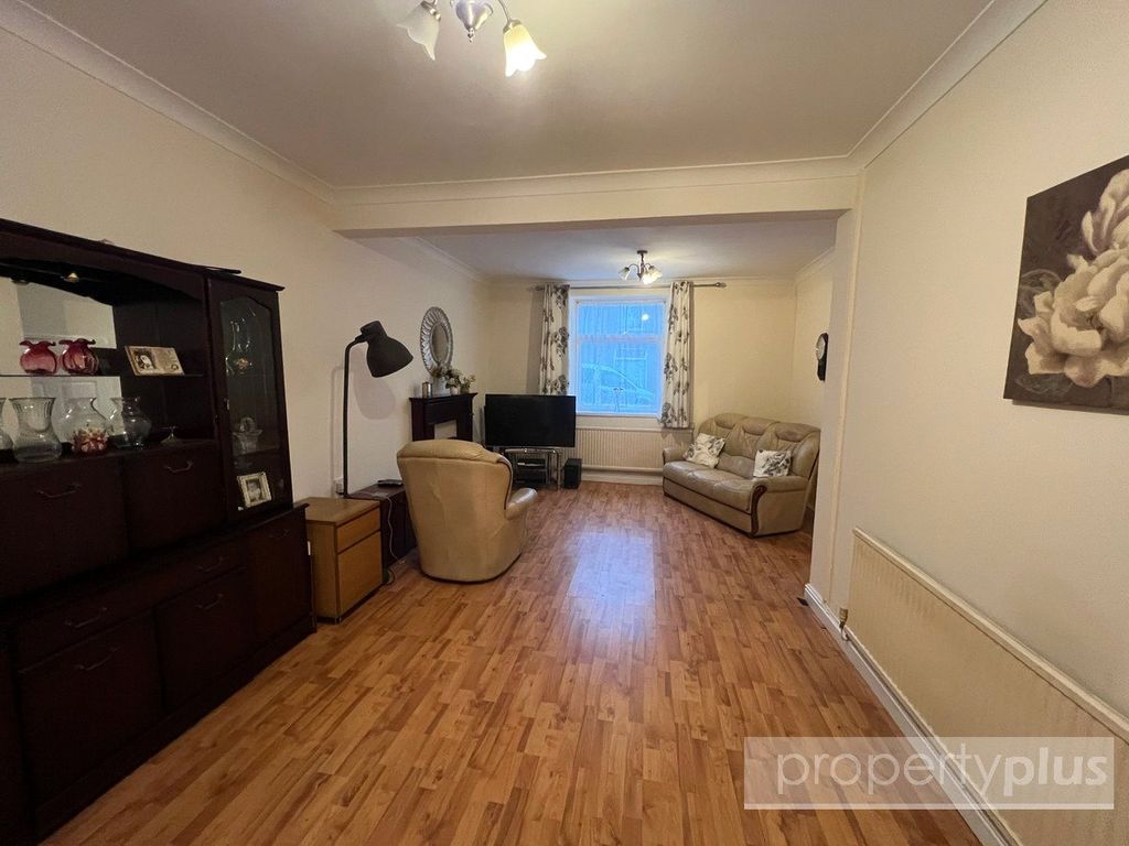 Property photo 2 of 13 Picture No. 08