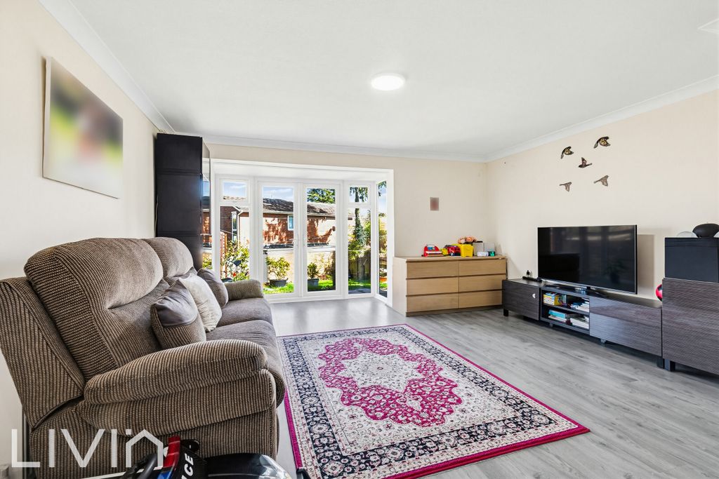 Property photo 2 of 13 5