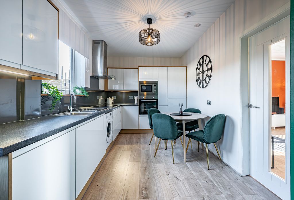 Property photo 3 of 25