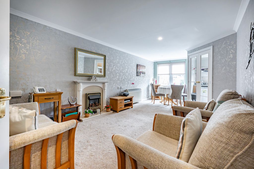 Property photo 2 of 23