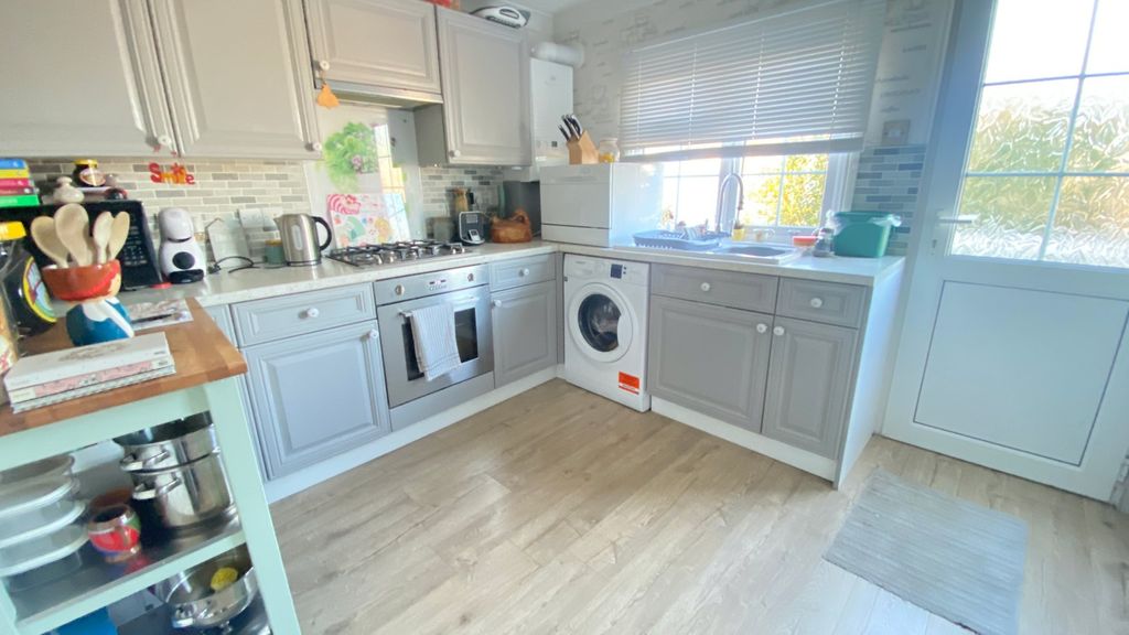 Property photo 3 of 20