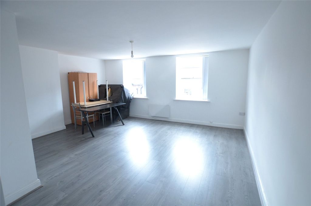 Property photo 2 of 8 Picture No. 06