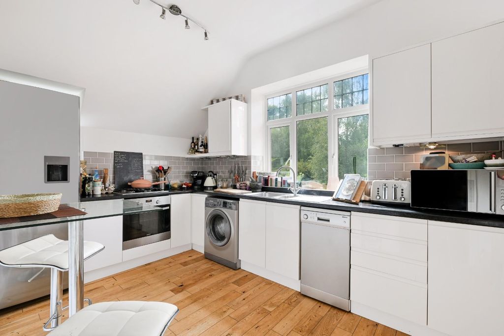 Property photo 3 of 14 Oakdene (2).Jpg