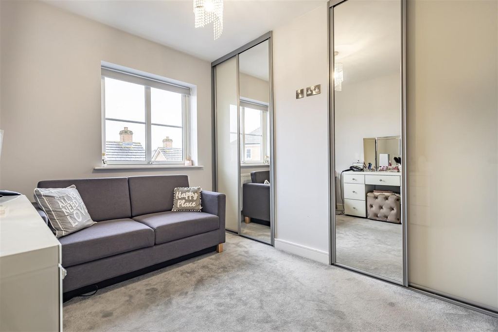 Additional image 12 of 2 bed flat for saleBuckingham Road, Epping CM16