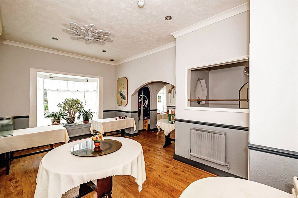 Property photo 3 of 16 Restaurant