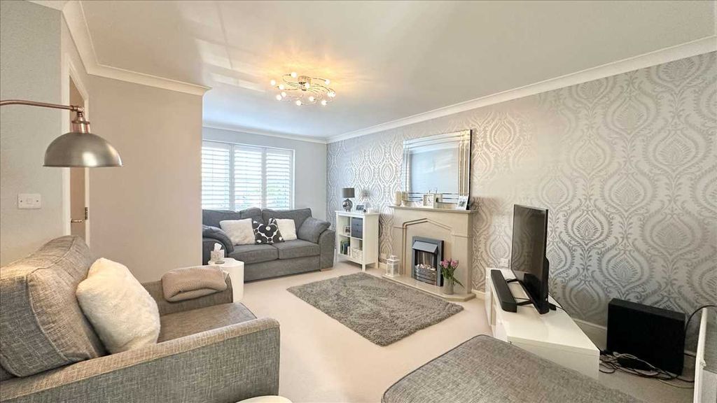 Property photo 2 of 29 Entrance Hall