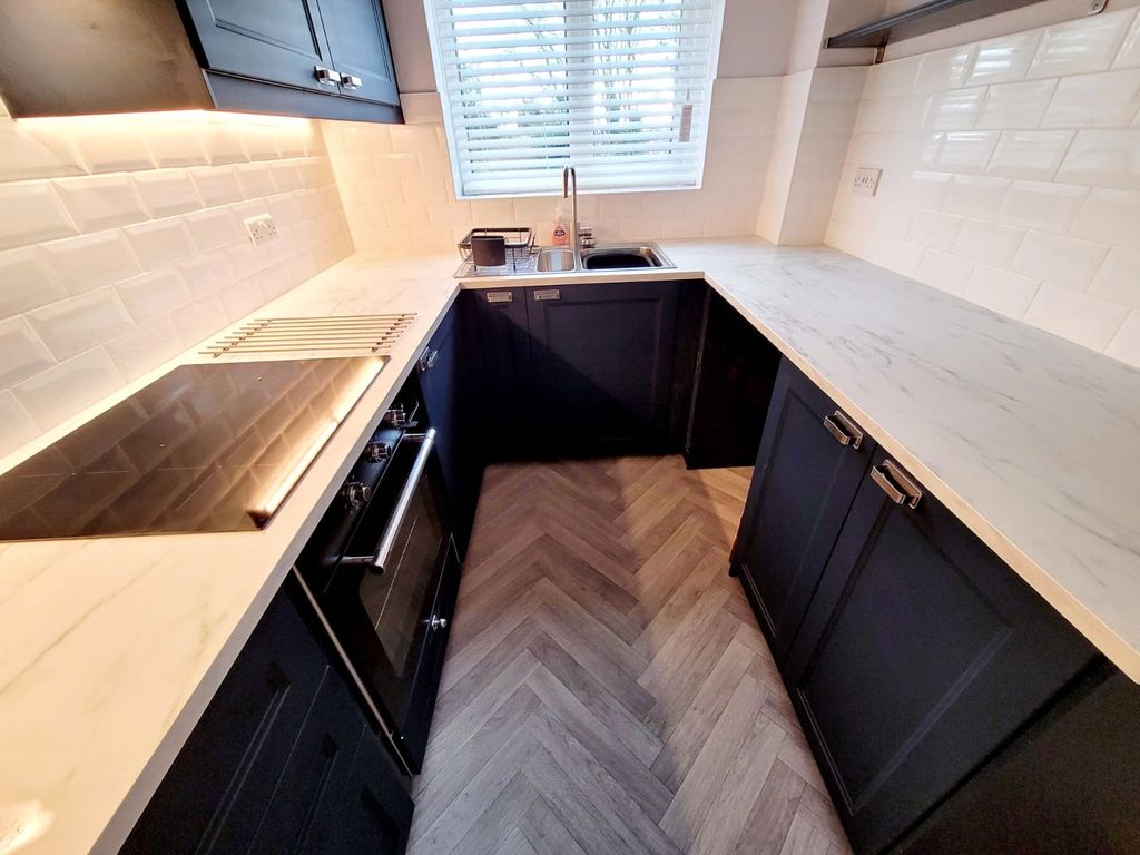 Property photo 3 of 13 Kitchen