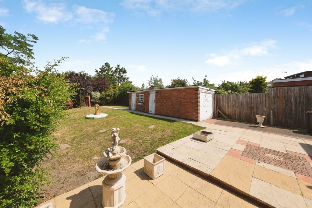 Property photo 3 of 20