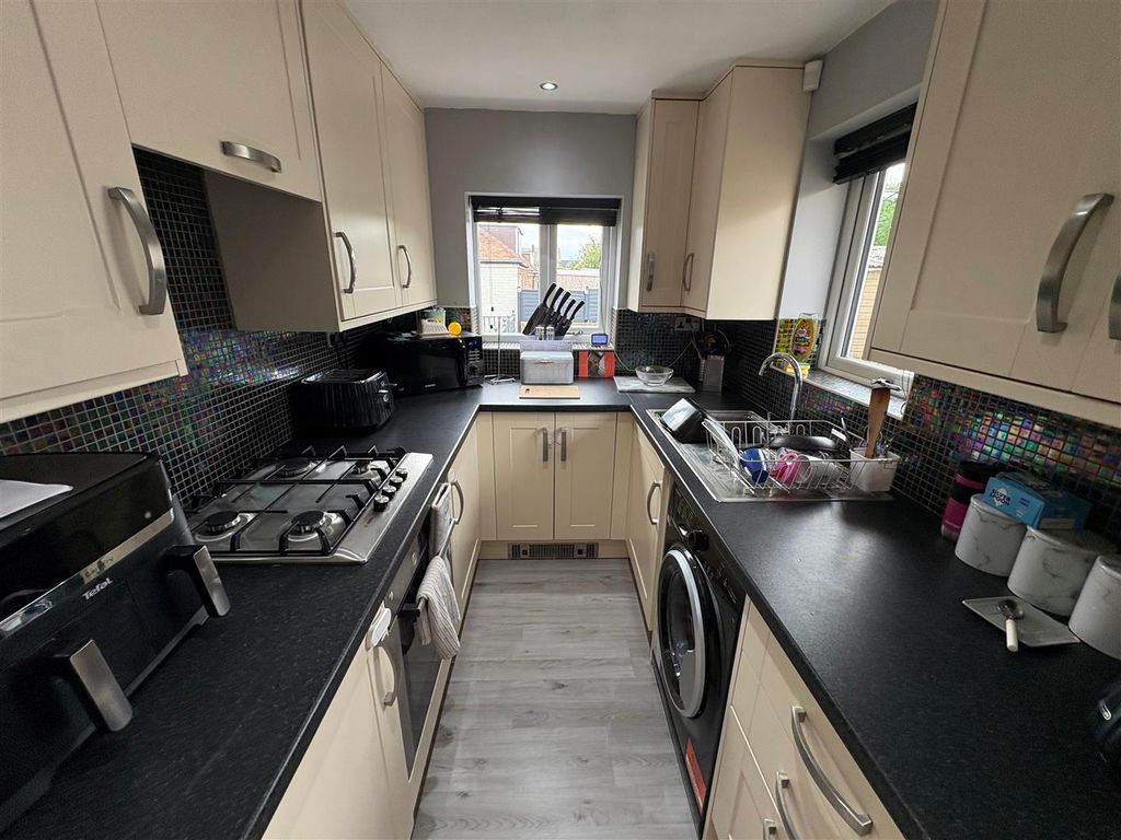 Property photo 3 of 14