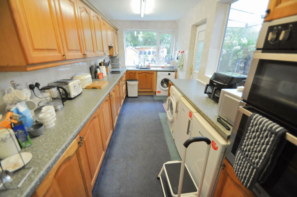 Property photo 3 of 33