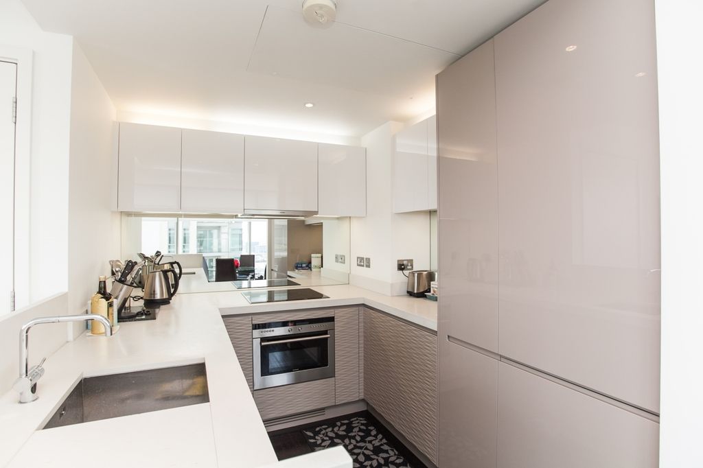 Property photo 2 of 10 Kitchen