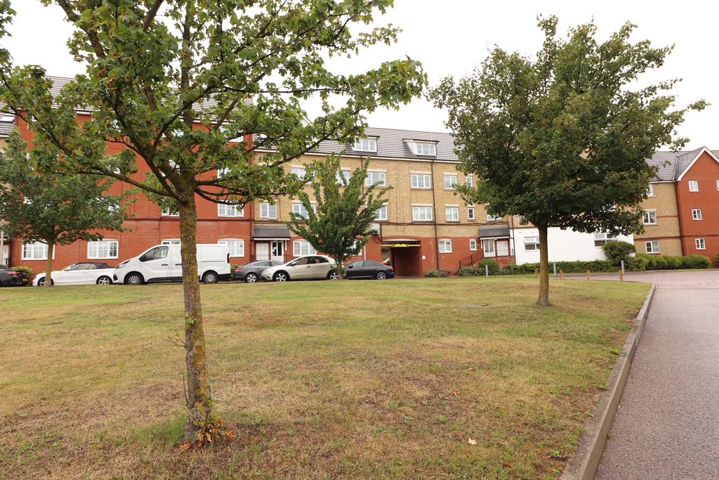 Property photo 1 of 9 External