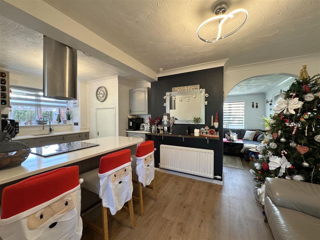 Property photo 3 of 24 2.Jpeg