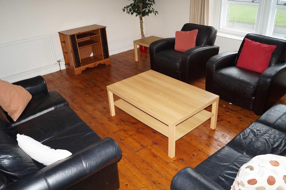 Property photo 1 of 8 Lounge 1L