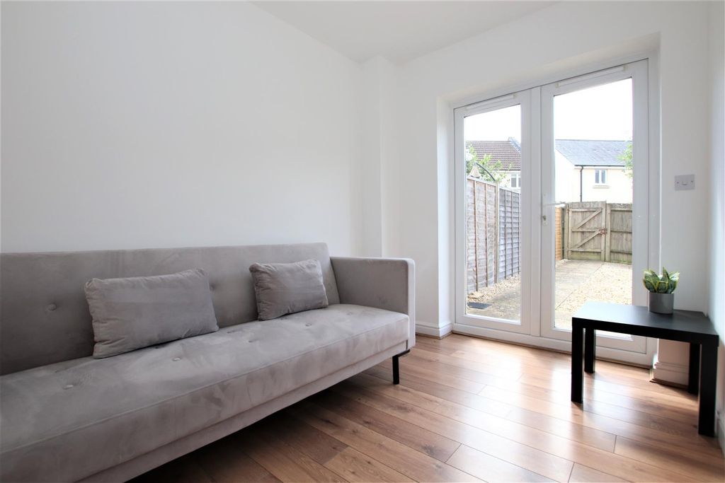 Property photo 1 of 19 Living Room.Jpg