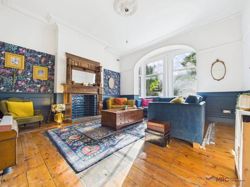 Property photo 2 of 25 Gallery