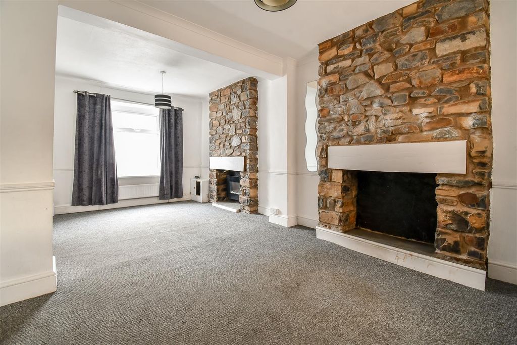 Property photo 2 of 17 Living / Dining Room