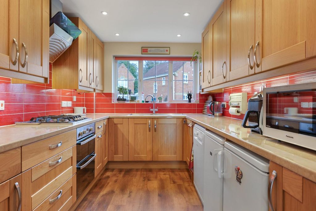 Property photo 2 of 16 Img (12).Jpg