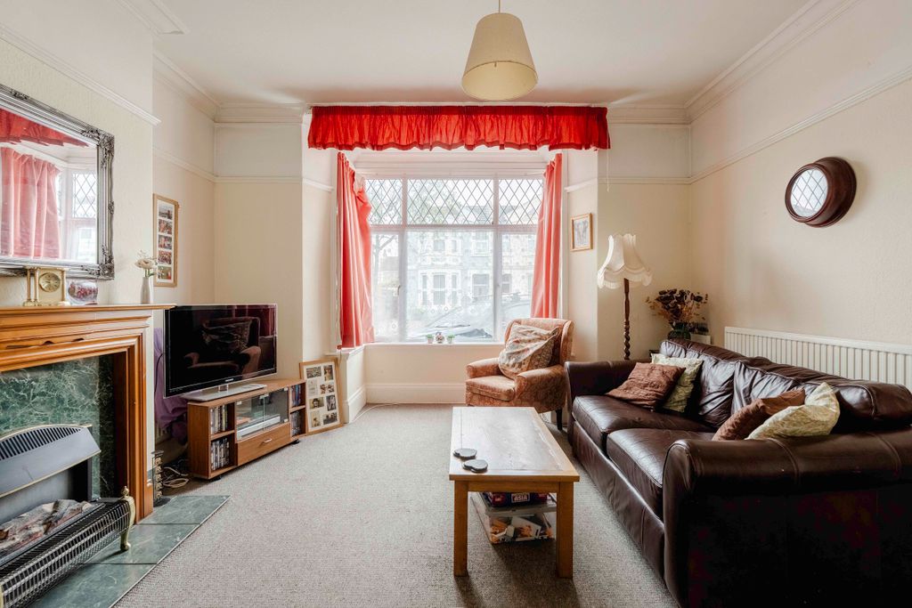 Property photo 3 of 13 Dsc01137-Hdr