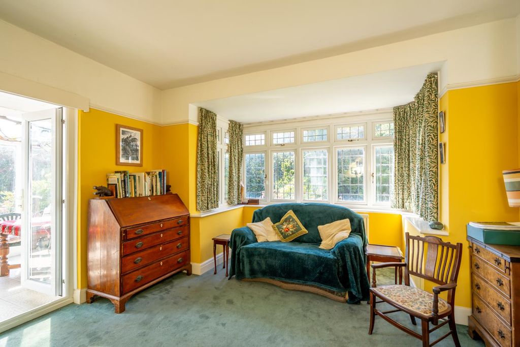 Property photo 2 of 25 Sitting Room.Jpg