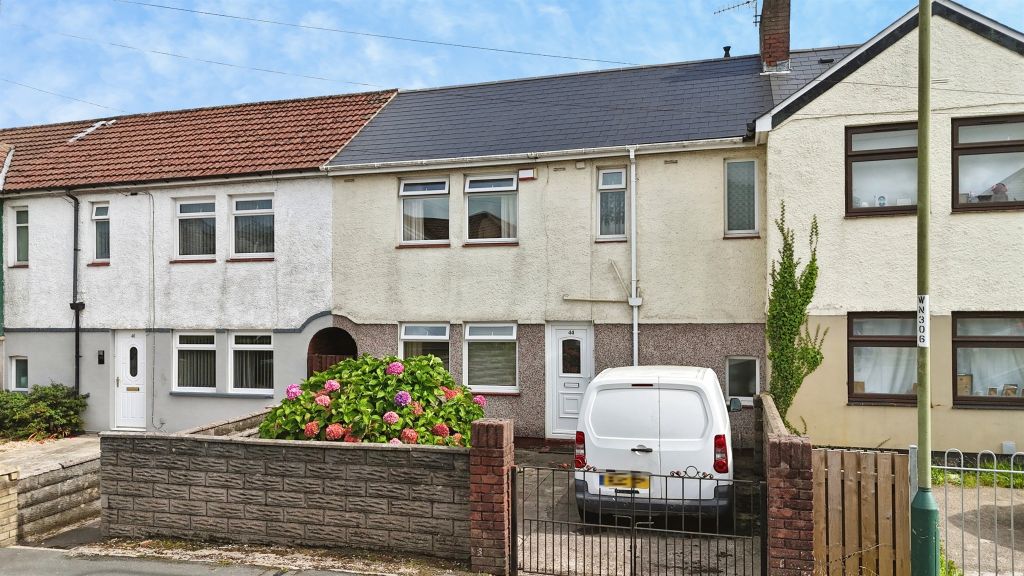 Property photo 1 of 27