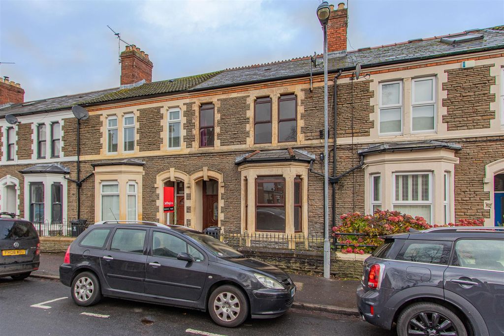 Property photo 1 of 14 Llanfair Road 64-14.Jpg
