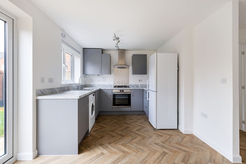 Property photo 3 of 17 Photo